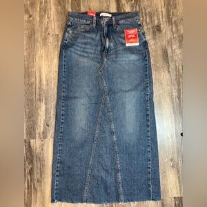 Levi Strauss Signature Denim Maxi Skirt Women’s Size 2 W26  NWT